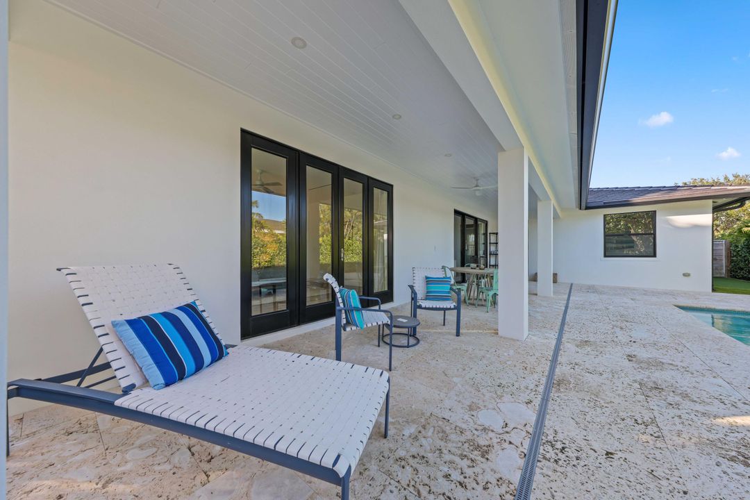 En Venta: $2,275,000 (4 camas, 3 baños, 2473 Pies cuadrados)