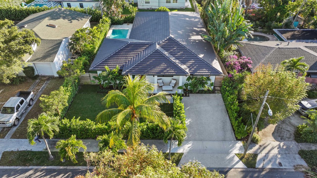 En Venta: $2,275,000 (4 camas, 3 baños, 2473 Pies cuadrados)