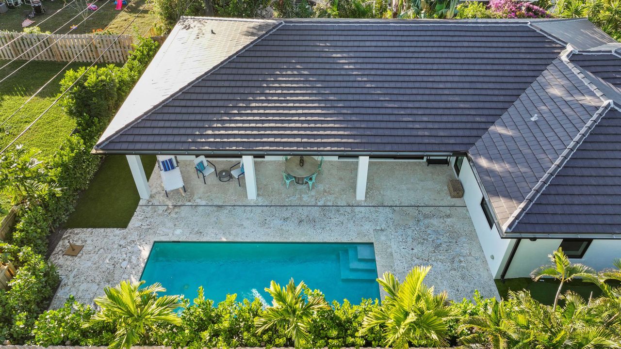 En Venta: $2,275,000 (4 camas, 3 baños, 2473 Pies cuadrados)