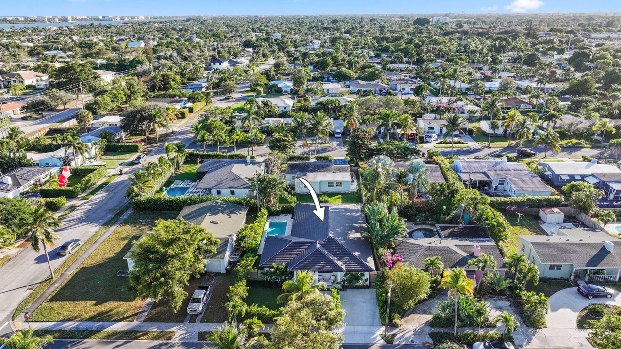 En Venta: $2,275,000 (4 camas, 3 baños, 2473 Pies cuadrados)