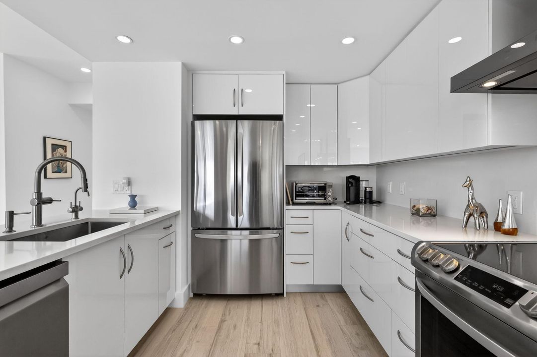 For Rent: $9,750 (2 beds, 2 baths, 1434 Square Feet)