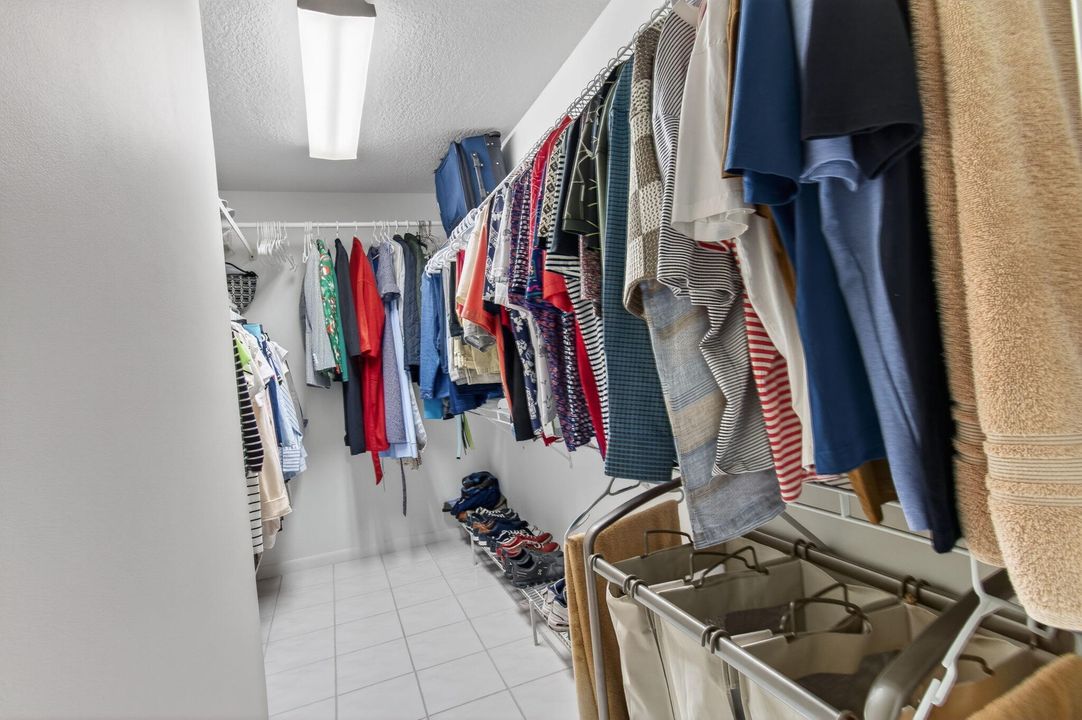 En Venta: $479,000 (3 camas, 2 baños, 2104 Pies cuadrados)