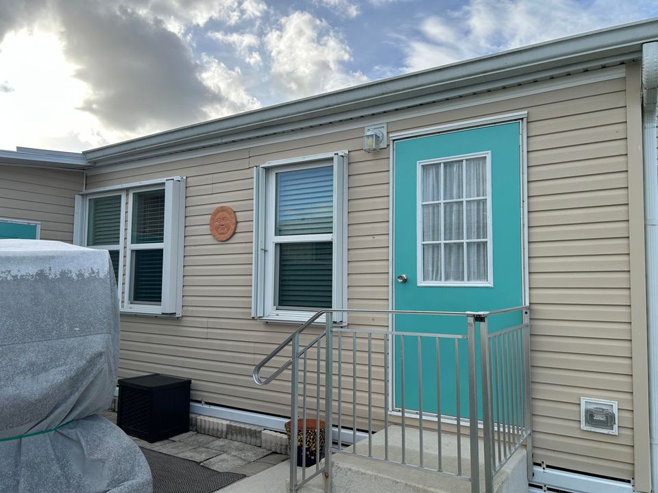 For Sale: $129,900 (3 beds, 2 baths, 1848 Square Feet)