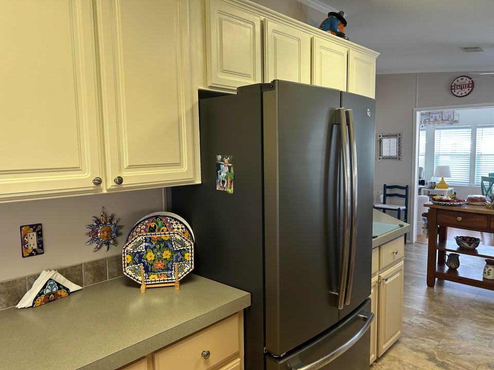 For Sale: $129,900 (3 beds, 2 baths, 1848 Square Feet)