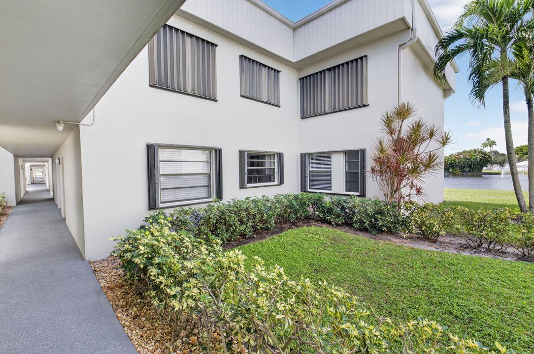 En Venta: $259,999 (2 camas, 2 baños, 1040 Pies cuadrados)