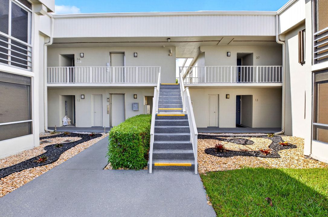 En Venta: $259,999 (2 camas, 2 baños, 1040 Pies cuadrados)