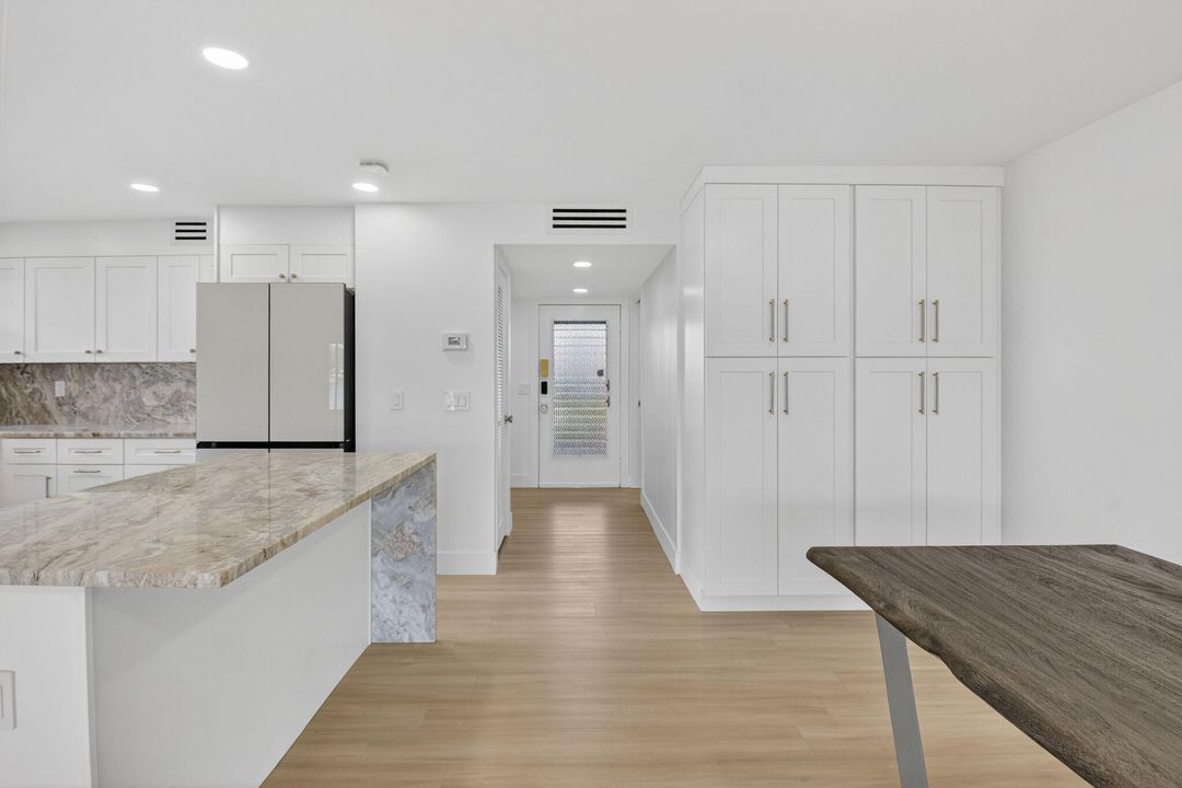 En Venta: $259,999 (2 camas, 2 baños, 1040 Pies cuadrados)