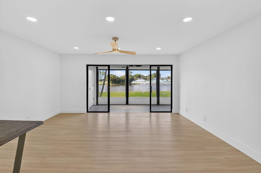 En Venta: $259,999 (2 camas, 2 baños, 1040 Pies cuadrados)