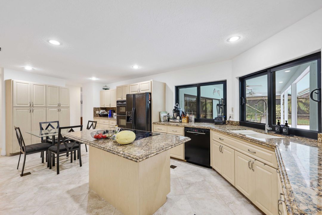 На продажу: $1,100,000 (3 спален, 3 ванн, 2577 Квадратных фут)