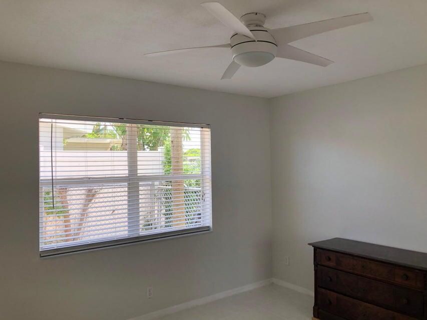 For Rent: $3,800 (3 beds, 2 baths, 1384 Square Feet)