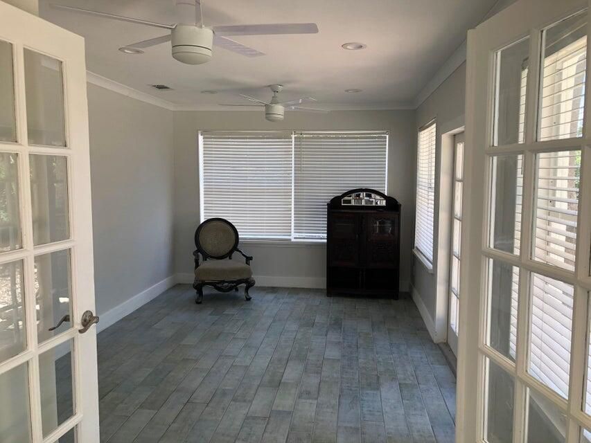 For Rent: $3,800 (3 beds, 2 baths, 1384 Square Feet)