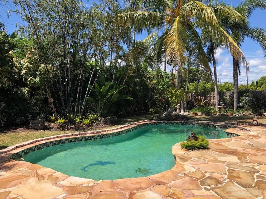 For Rent: $3,800 (3 beds, 2 baths, 1384 Square Feet)