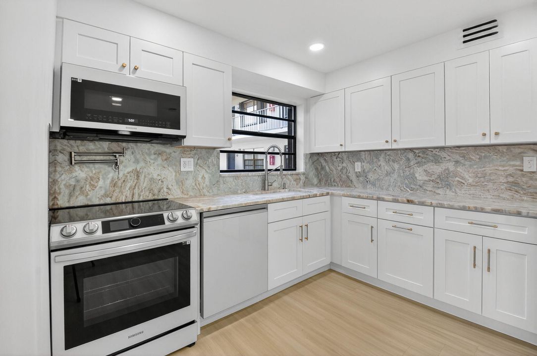 En Venta: $259,999 (2 camas, 2 baños, 1040 Pies cuadrados)