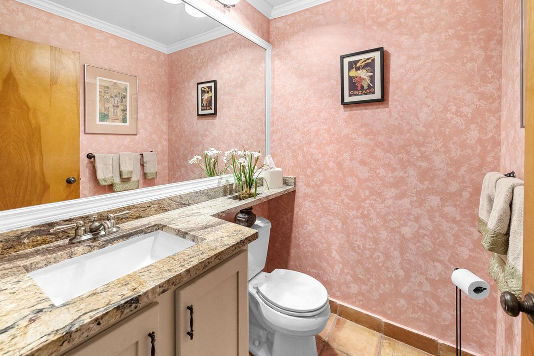 En Venta: $375,000 (3 camas, 2 baños, 1920 Pies cuadrados)