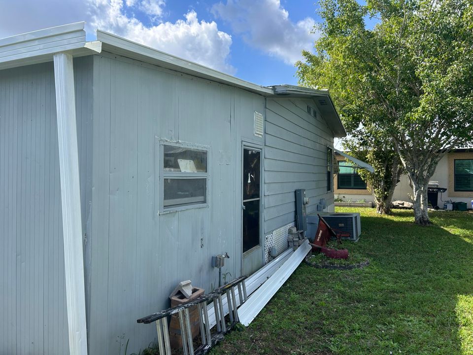 For Sale: $44,900 (2 beds, 2 baths, 1344 Square Feet)