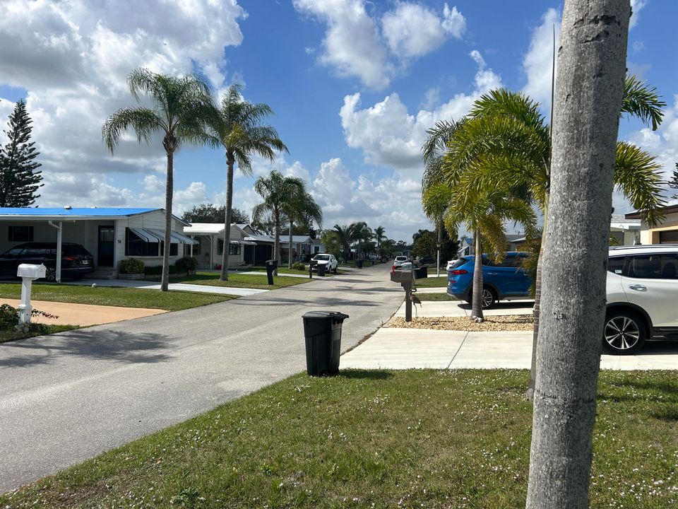 For Sale: $44,900 (2 beds, 2 baths, 1344 Square Feet)