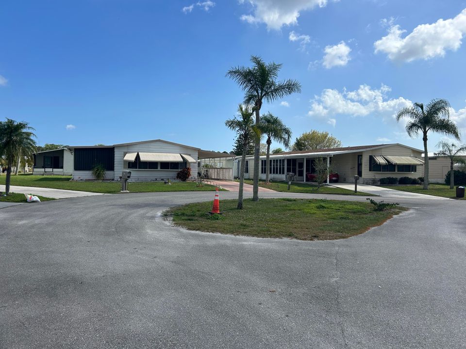 For Sale: $44,900 (2 beds, 2 baths, 1344 Square Feet)