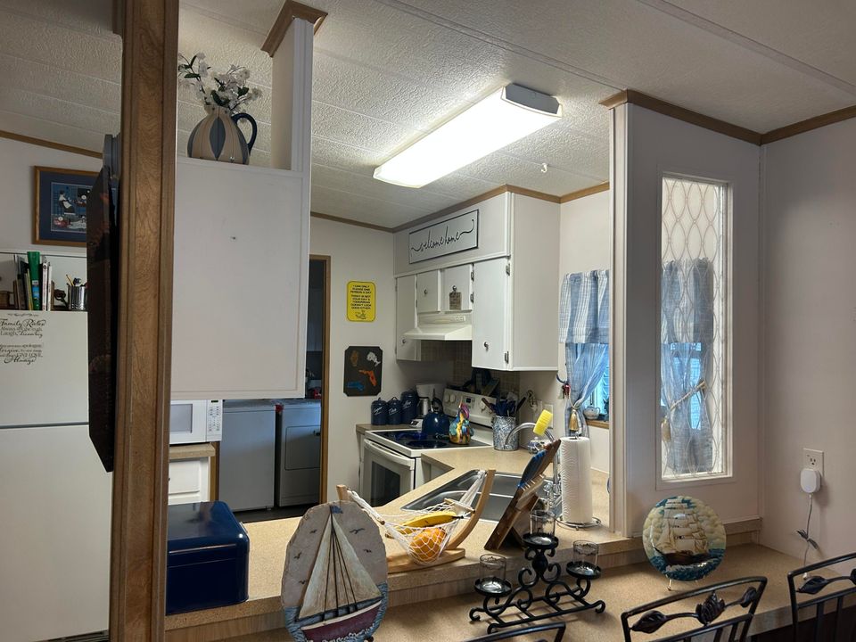 For Sale: $44,900 (2 beds, 2 baths, 1344 Square Feet)