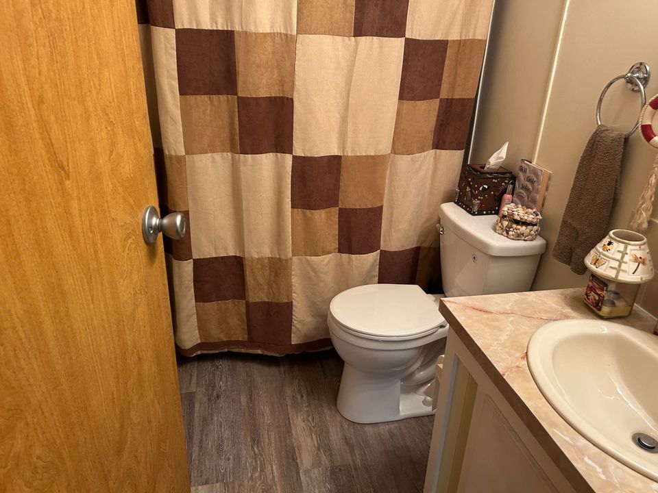 For Sale: $44,900 (2 beds, 2 baths, 1344 Square Feet)