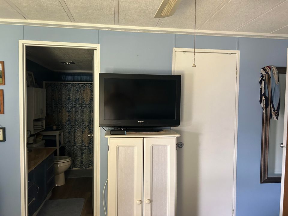 For Sale: $44,900 (2 beds, 2 baths, 1344 Square Feet)