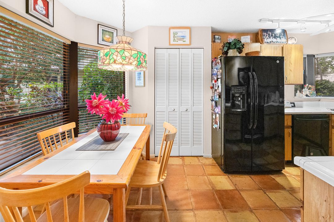 En Venta: $375,000 (3 camas, 2 baños, 1920 Pies cuadrados)