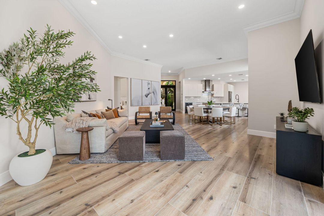 For Rent: $22,000 (3 beds, 3 baths, 2277 Square Feet)