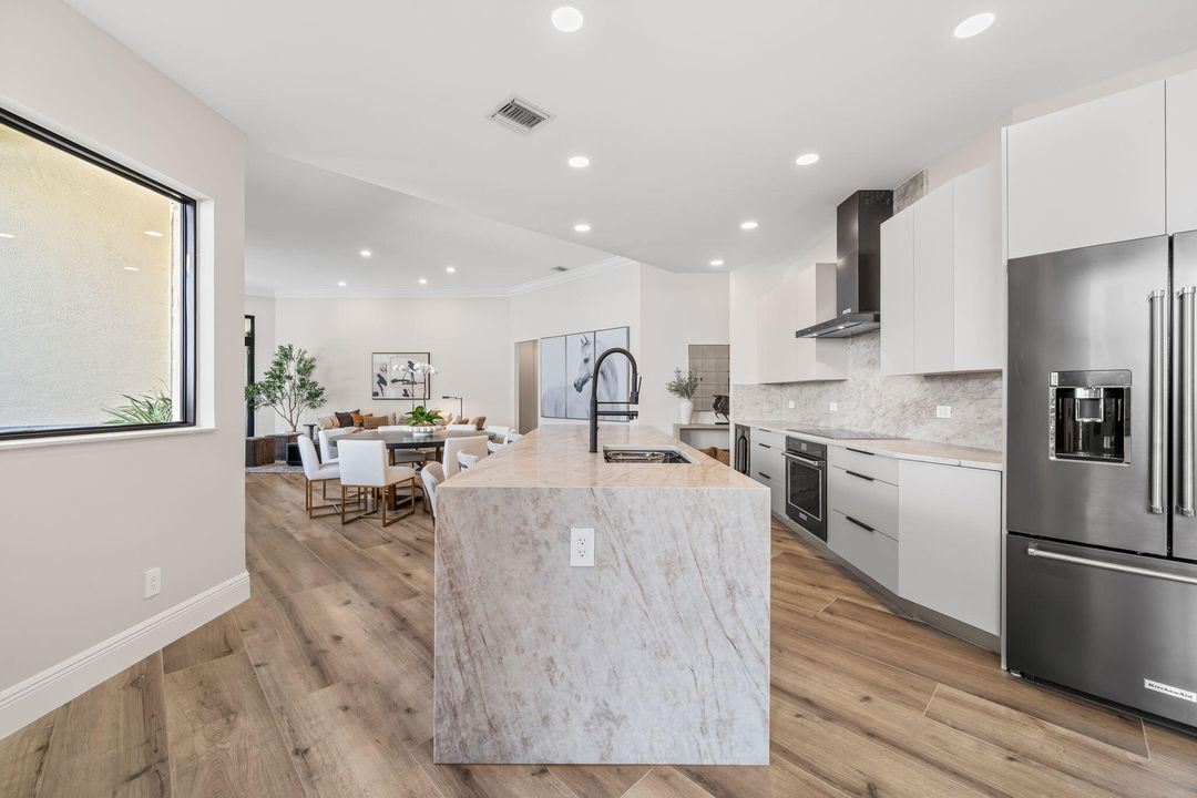 For Rent: $22,000 (3 beds, 3 baths, 2277 Square Feet)