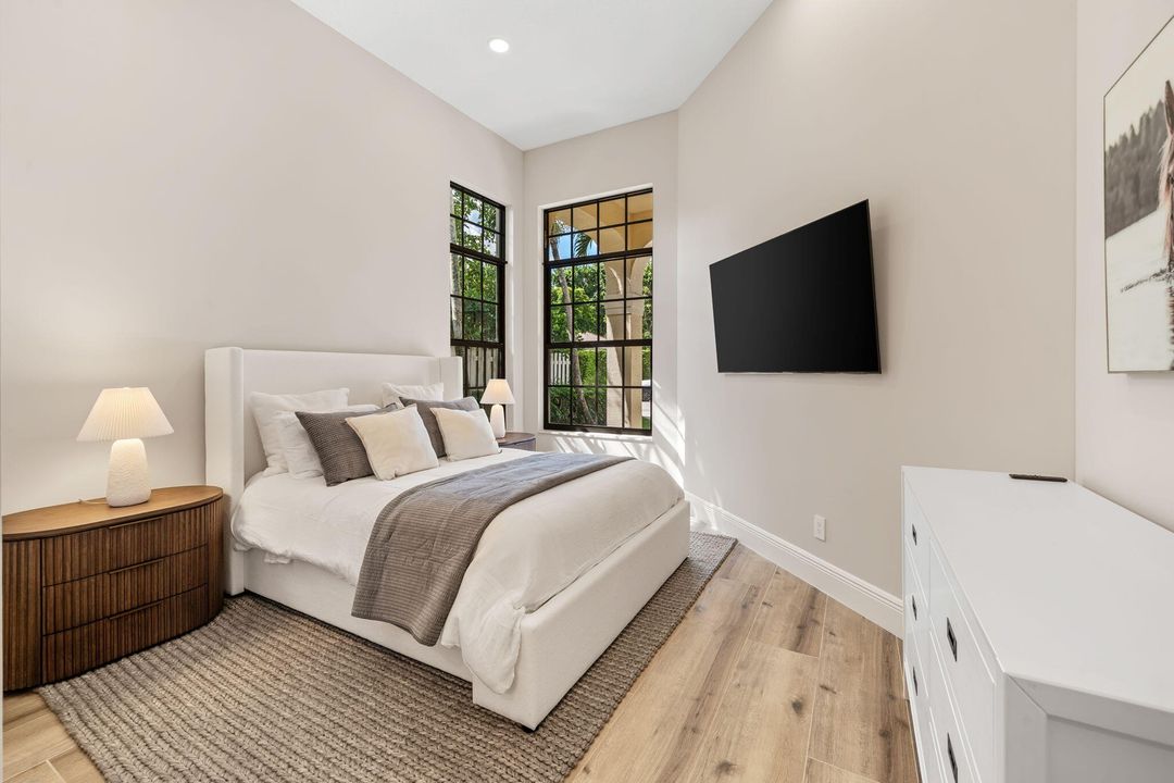 For Rent: $22,000 (3 beds, 3 baths, 2277 Square Feet)