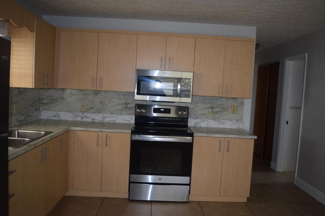 For Rent: $1,650 (2 beds, 2 baths, 1250 Square Feet)