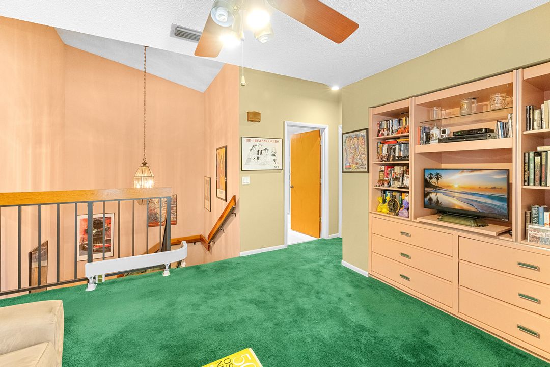 En Venta: $375,000 (3 camas, 2 baños, 1920 Pies cuadrados)