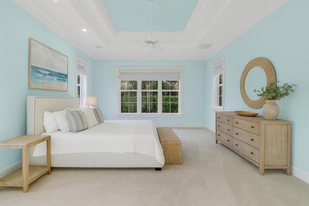 For Sale: $2,050,000 (3 beds, 3 baths, 2968 Square Feet)