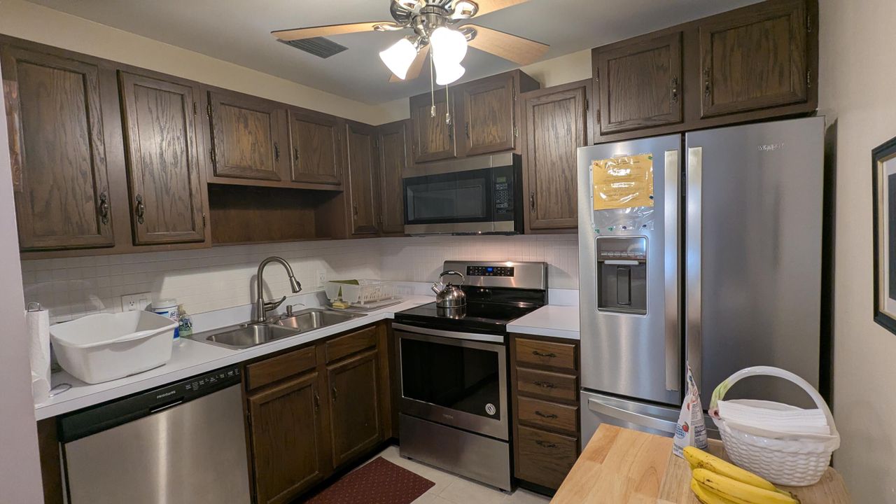 For Sale: $104,900 (1 beds, 1 baths, 630 Square Feet)