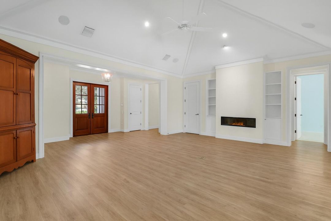 For Sale: $2,050,000 (3 beds, 3 baths, 2968 Square Feet)