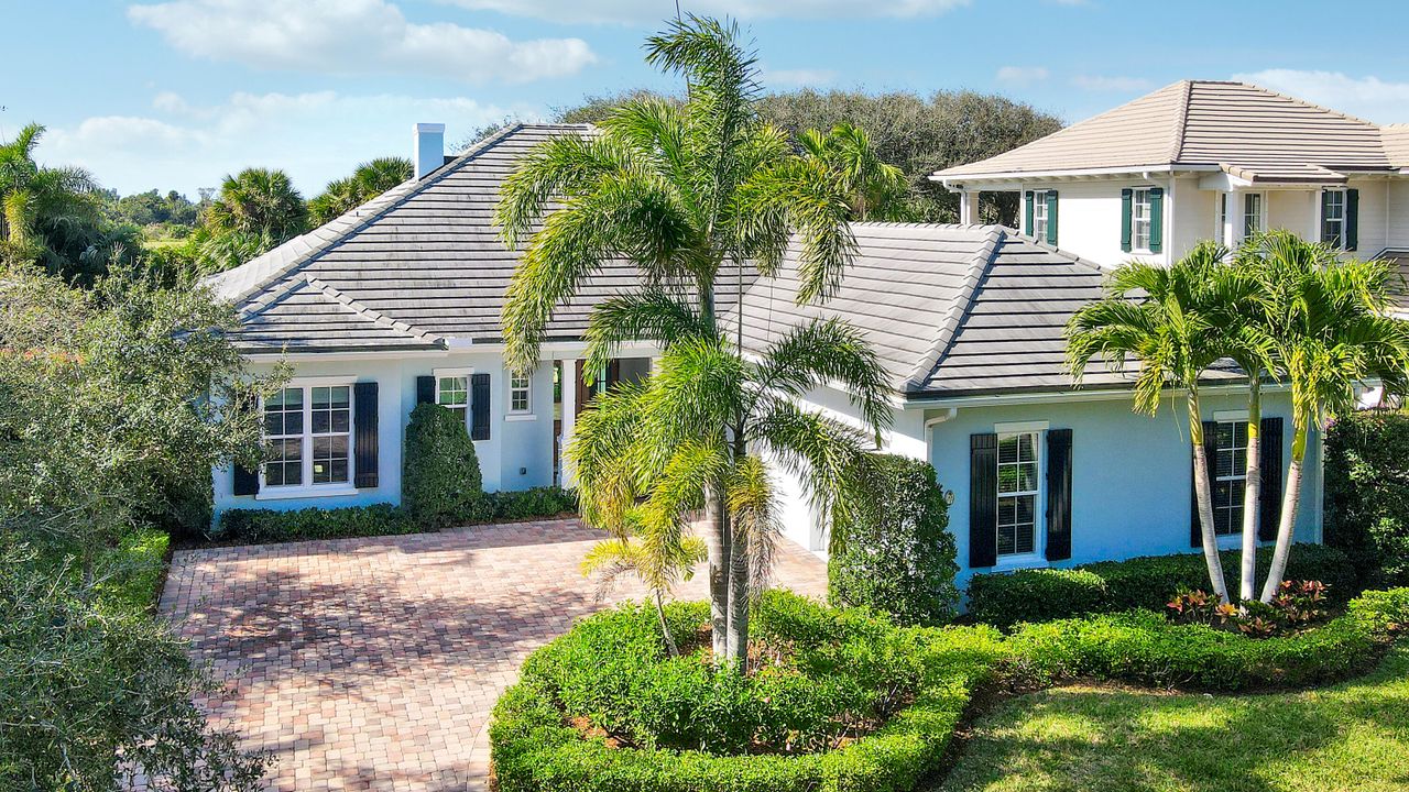 For Sale: $2,050,000 (3 beds, 3 baths, 2968 Square Feet)