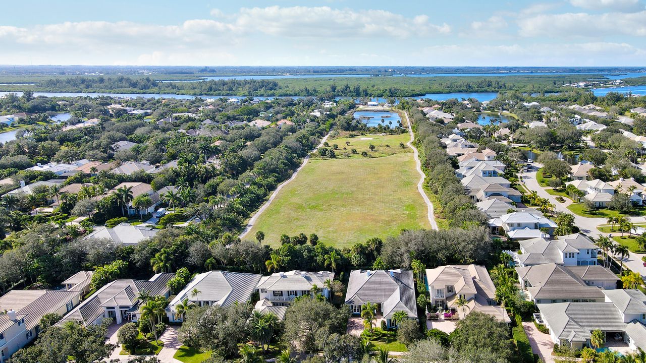 For Sale: $2,050,000 (3 beds, 3 baths, 2968 Square Feet)