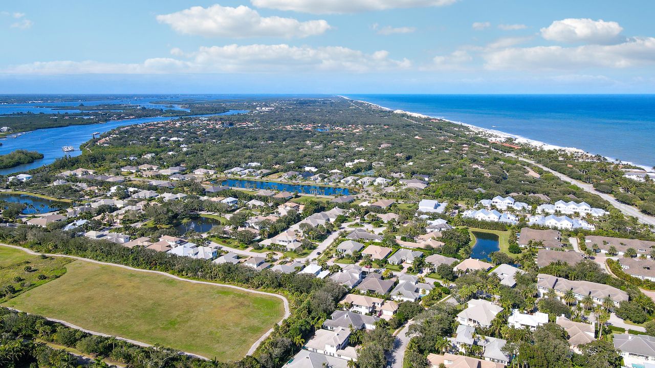 For Sale: $2,050,000 (3 beds, 3 baths, 2968 Square Feet)
