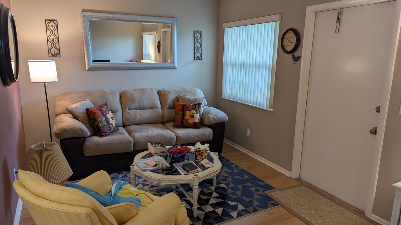 For Sale: $104,900 (1 beds, 1 baths, 630 Square Feet)