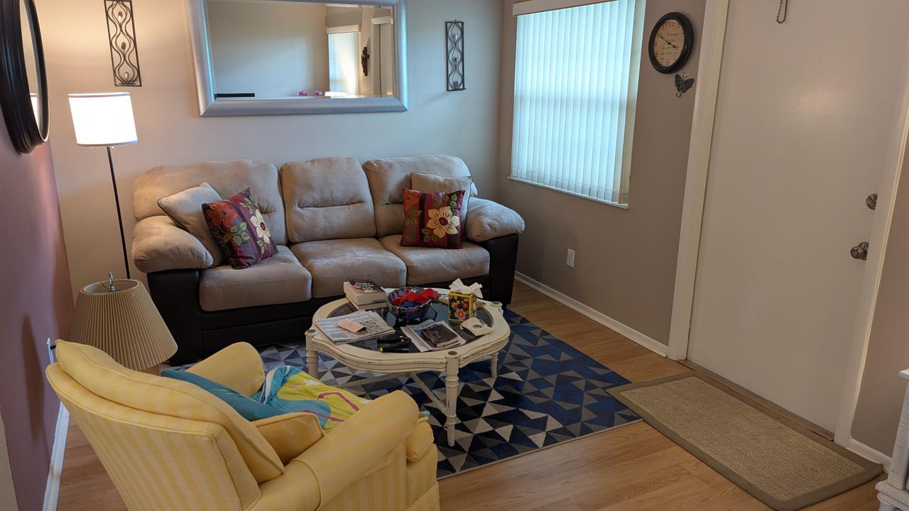 For Sale: $104,900 (1 beds, 1 baths, 630 Square Feet)