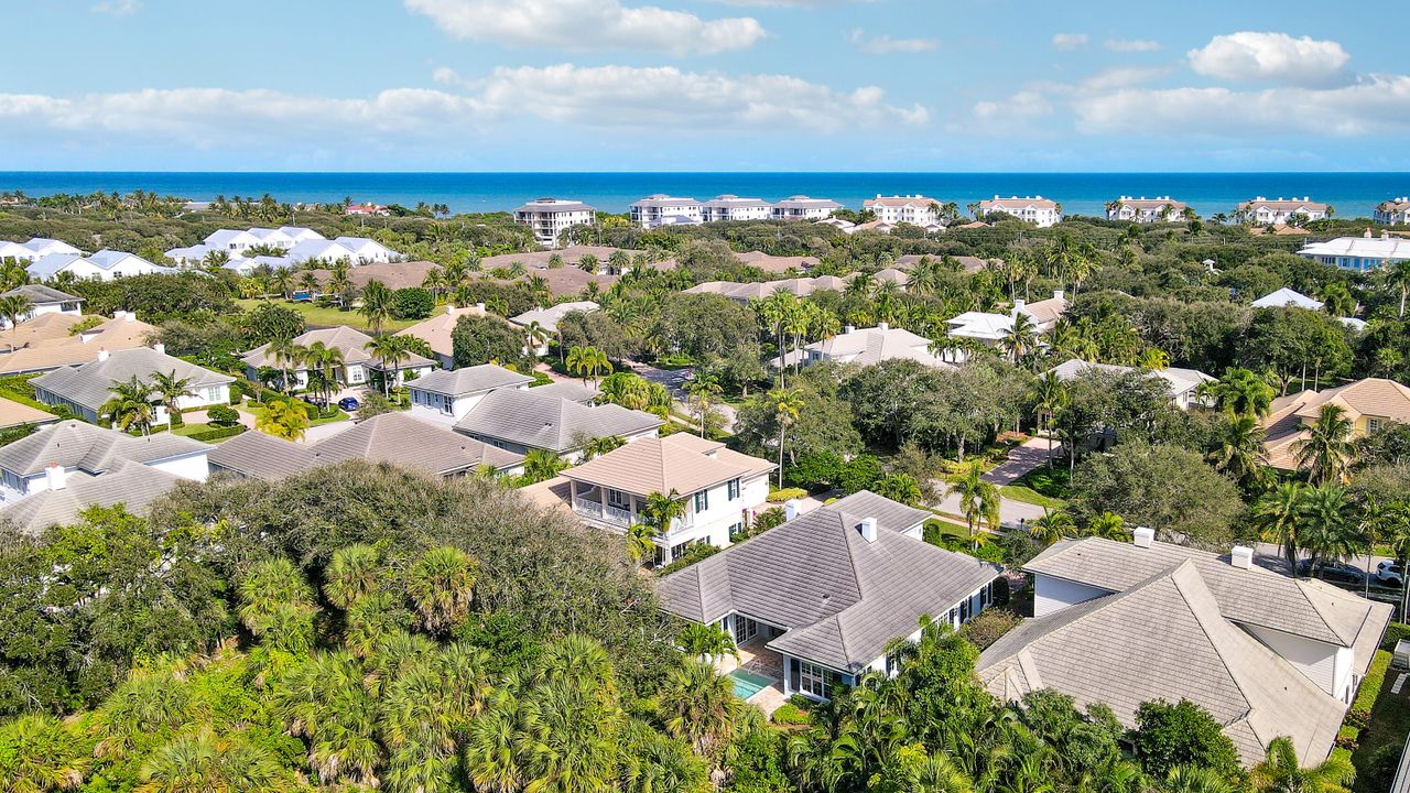 For Sale: $2,050,000 (3 beds, 3 baths, 2968 Square Feet)