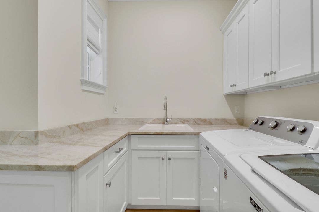 For Sale: $2,050,000 (3 beds, 3 baths, 2968 Square Feet)