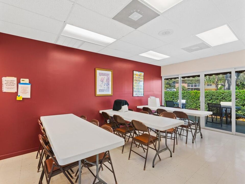 For Sale: $104,900 (1 beds, 1 baths, 630 Square Feet)