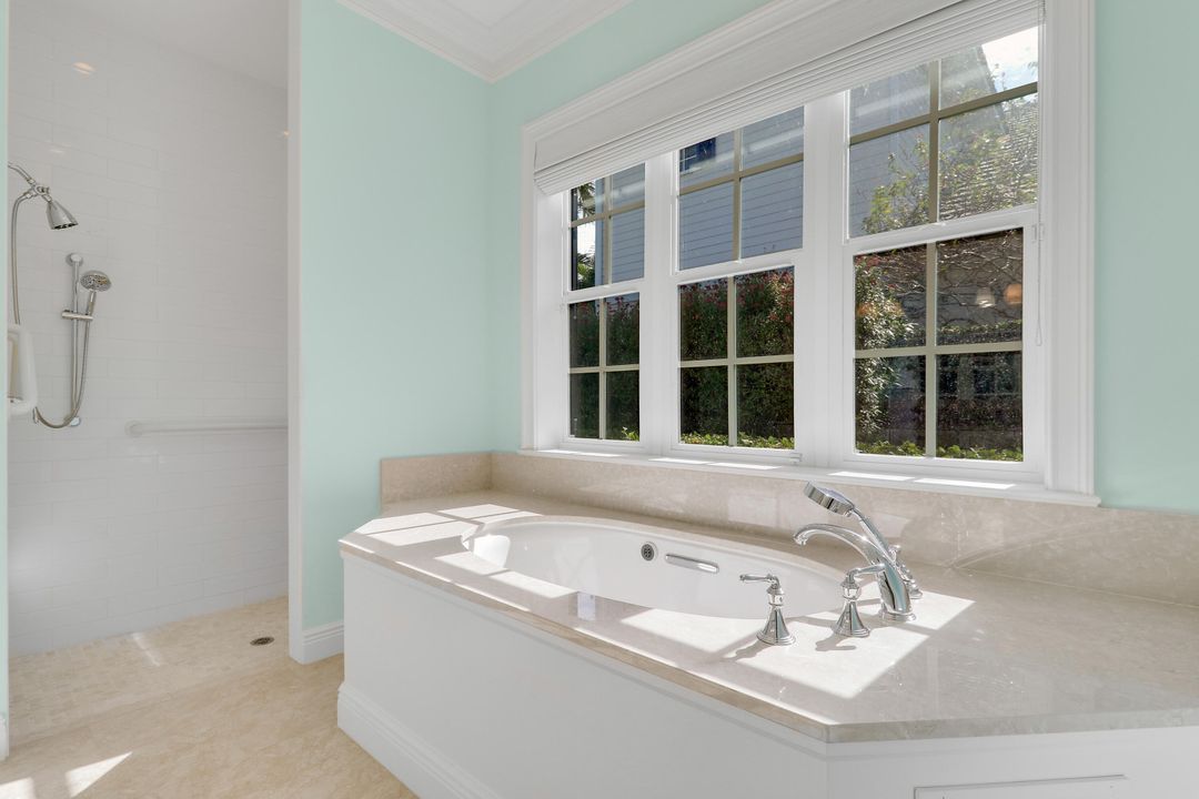 For Sale: $2,050,000 (3 beds, 3 baths, 2968 Square Feet)