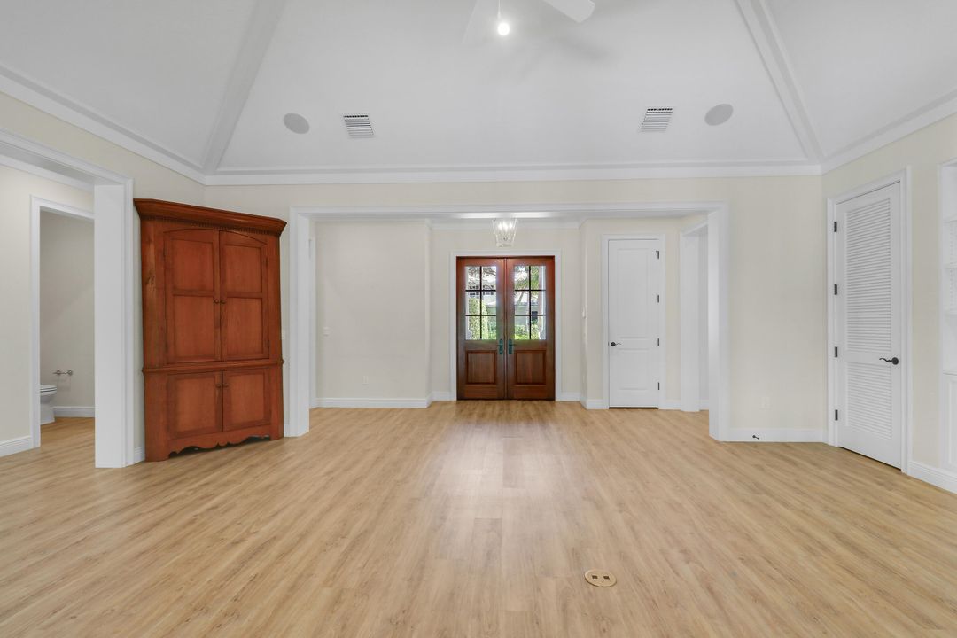 For Sale: $2,050,000 (3 beds, 3 baths, 2968 Square Feet)