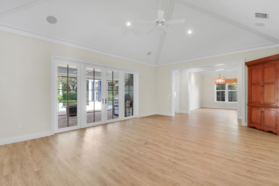 For Sale: $2,050,000 (3 beds, 3 baths, 2968 Square Feet)