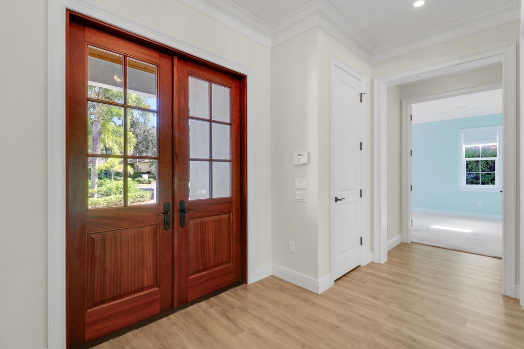 For Sale: $2,050,000 (3 beds, 3 baths, 2968 Square Feet)