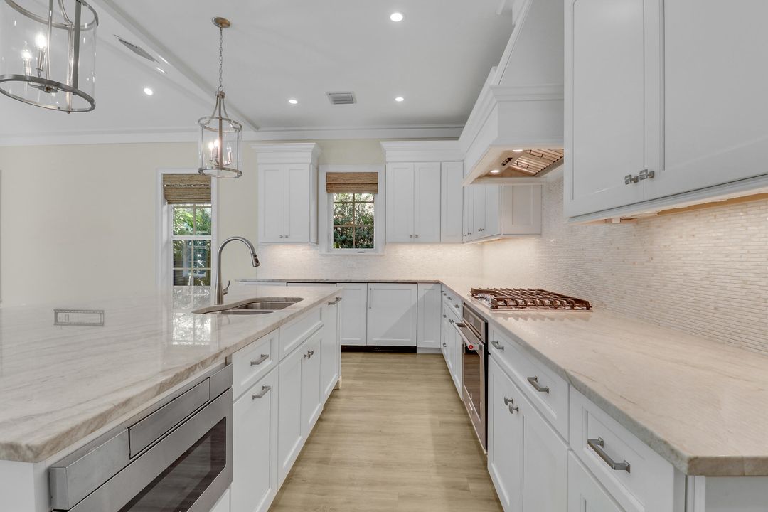 For Sale: $2,050,000 (3 beds, 3 baths, 2968 Square Feet)