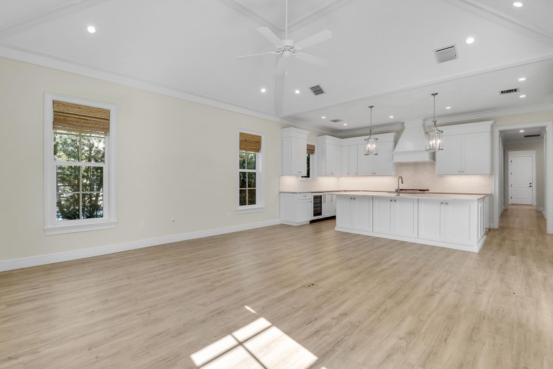 For Sale: $2,050,000 (3 beds, 3 baths, 2968 Square Feet)