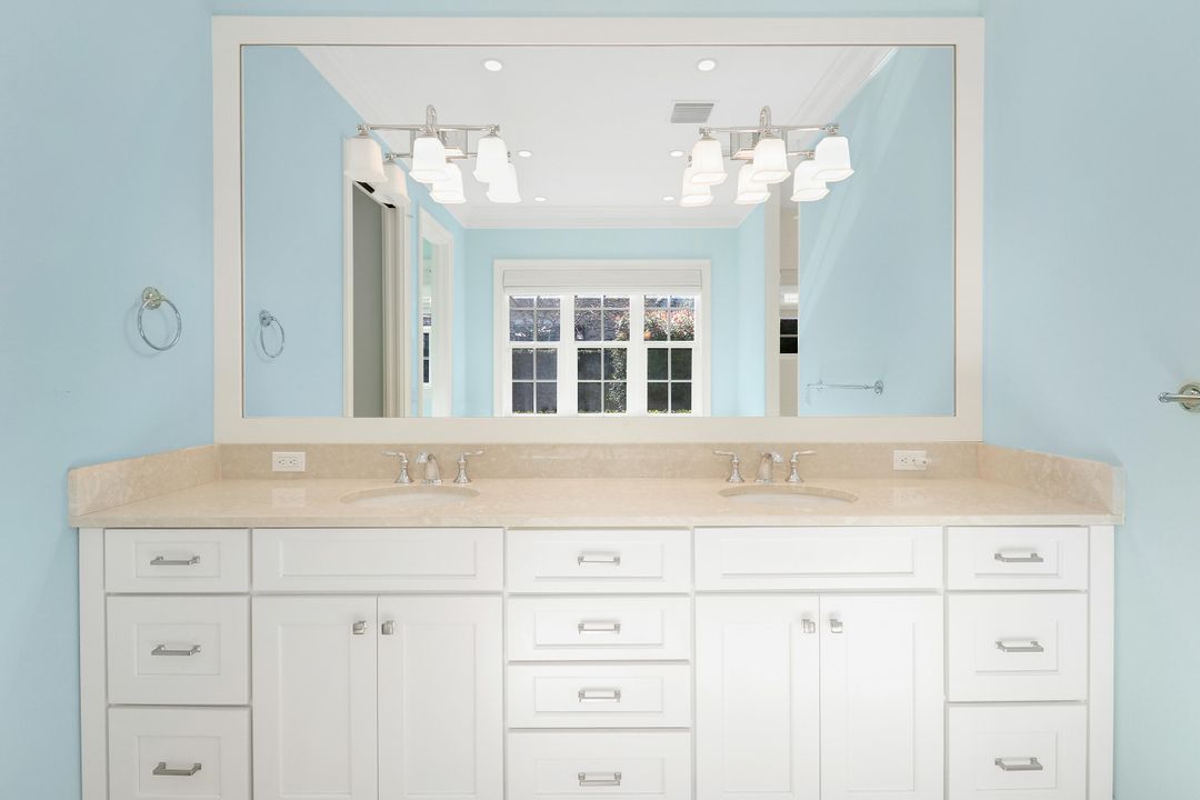 For Sale: $2,050,000 (3 beds, 3 baths, 2968 Square Feet)