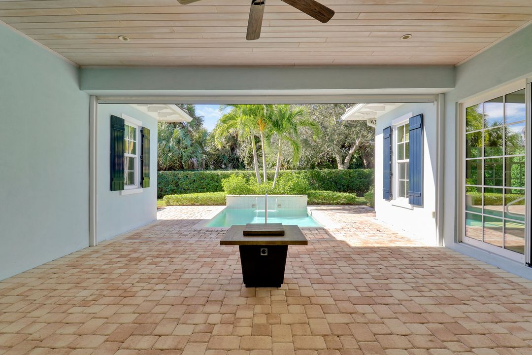 For Sale: $2,050,000 (3 beds, 3 baths, 2968 Square Feet)