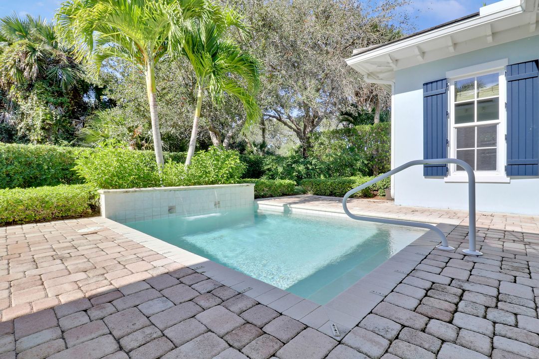 For Sale: $2,050,000 (3 beds, 3 baths, 2968 Square Feet)